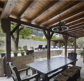 5 bedroom bayside villa with pool near Kotor, sleeps 12